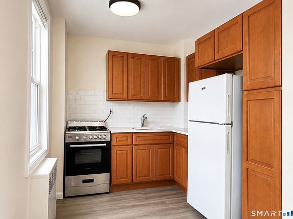 5th image of 700 Summer St APT 6E