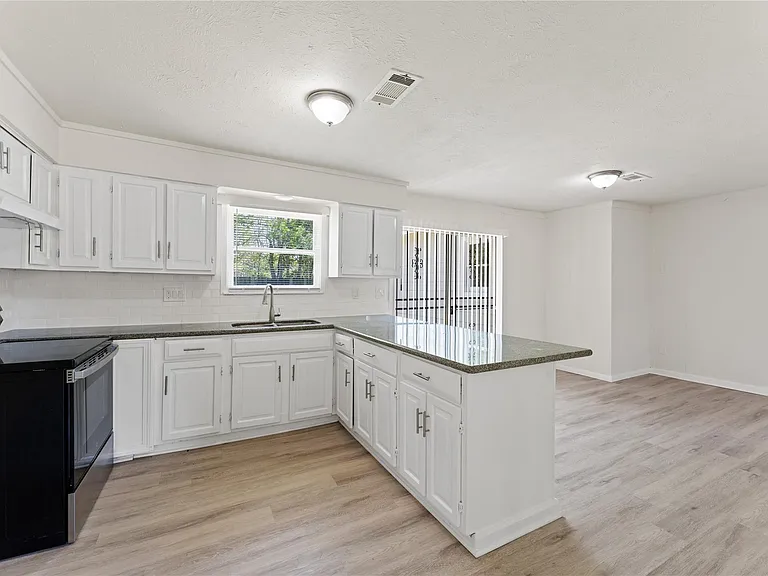 7725 Saint Lo Rd — Photo 8