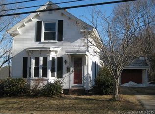 34 Walnut St, Putnam, CT 06260