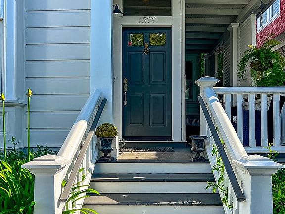 2nd image of 1377 Calistoga Ave
