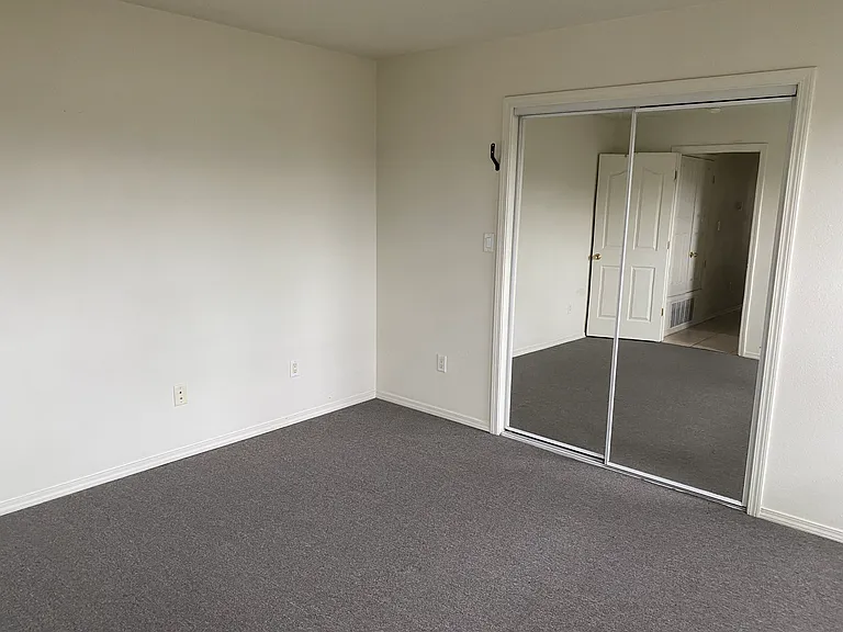 1505 Central Ave NE #D — Photo 7