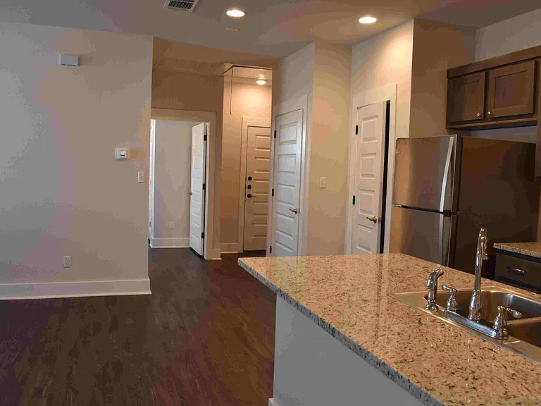 Windermere Parke Garden Villas — Photo 36