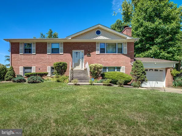 12815 Marcia Pl, Clinton, MD 20735