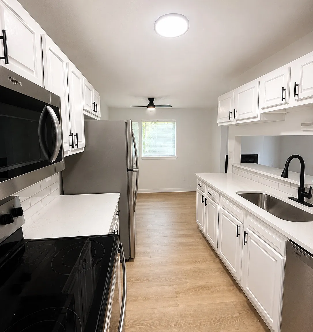 2 bed, 902 sqft, $1,400 — Photo 4