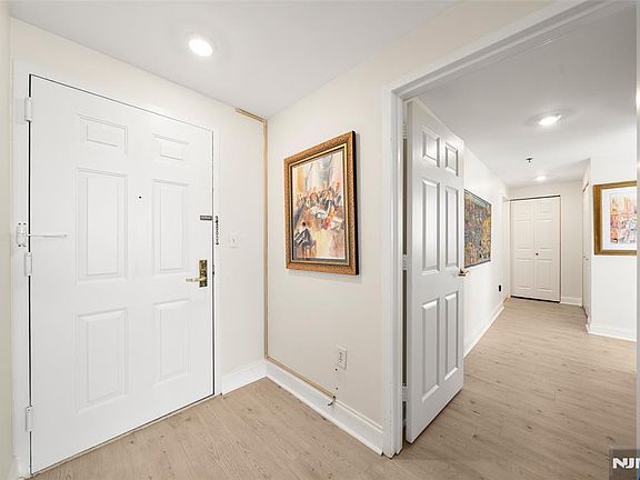 3rd image of 100 Old Palisade Rd APT 2311