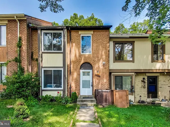 2946 Cambridge Dr, Woodbridge, VA 22192