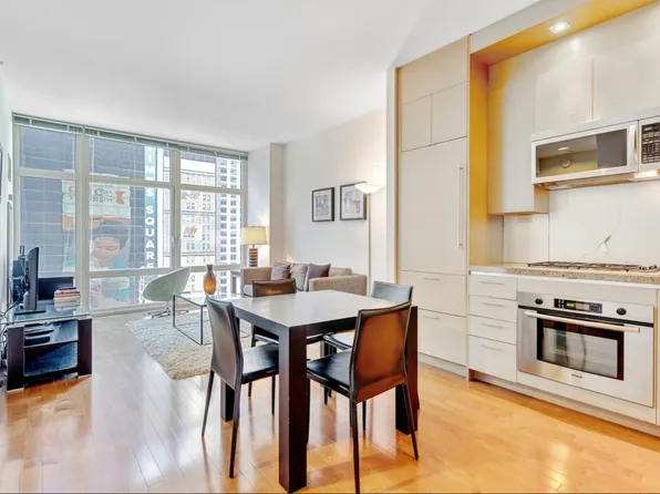 1600 Broadway image 2 of 8