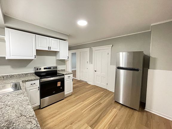 2nd image of 43 Ashland St #1