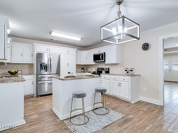 2nd image of 501 Sugar Trace Dr