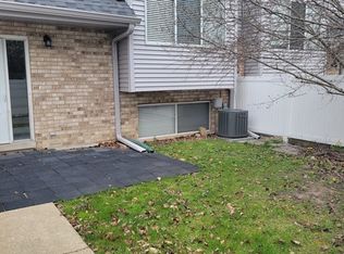 441 Park Ridge Ln Unit G, Aurora, IL 60504