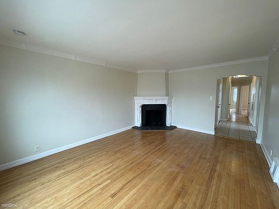4th image of 2841 Taraval St