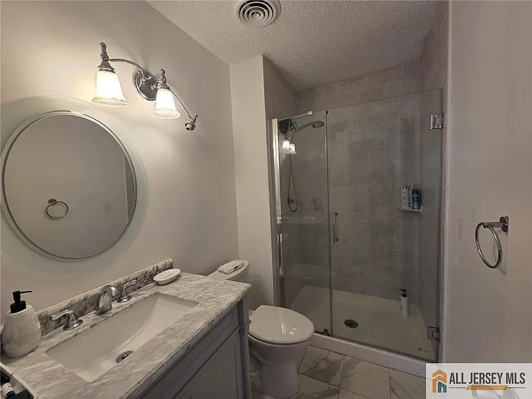 508 Brokaw Ct — Photo 6