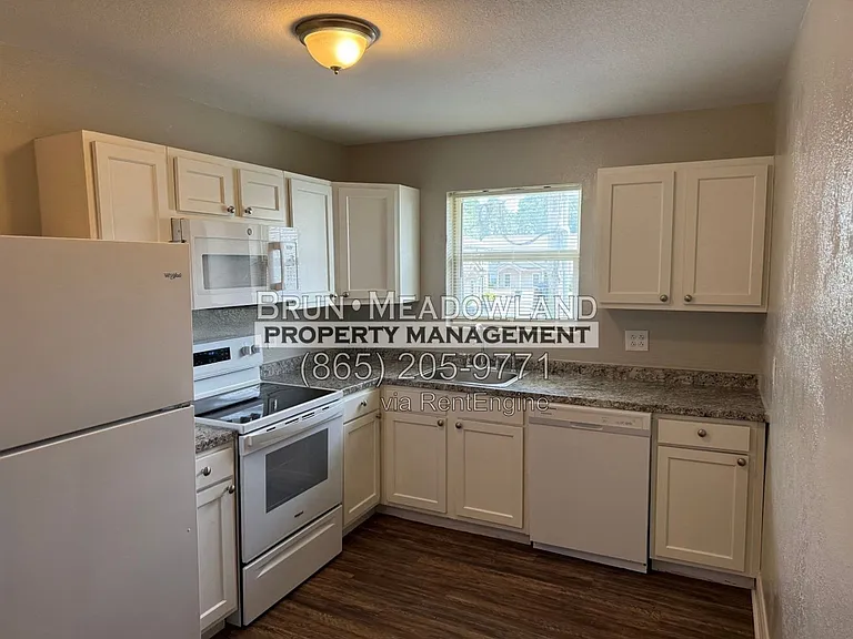 5540 N Broadway St #8 — Photo 8