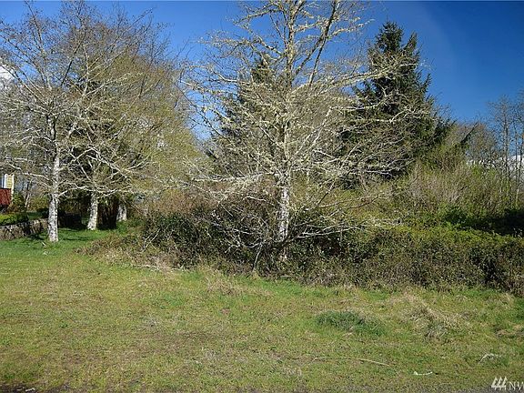 3rd image of 650 Duck Lake Dr NE