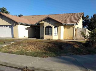 906 W Terrace Dr, Hanford, CA 93230