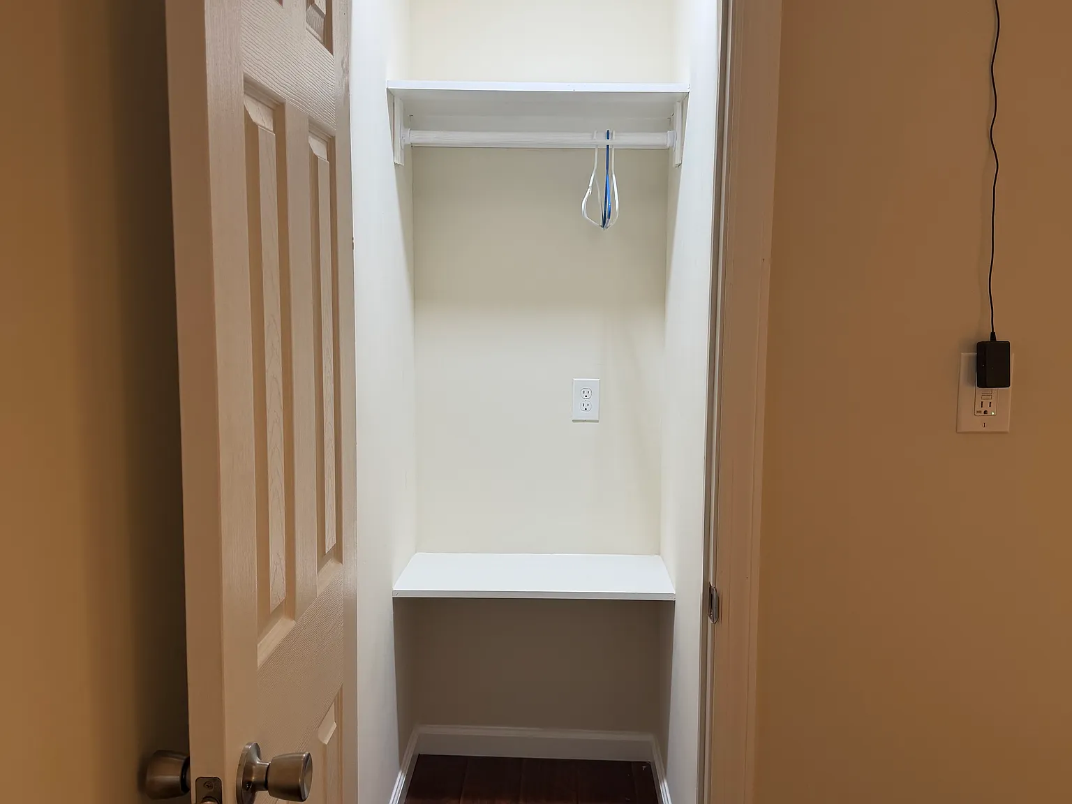 1 bed, 124 sqft, $1,250 — Photo 1