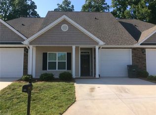 121 Chestnut Bend Dr, Greensboro, NC 27406