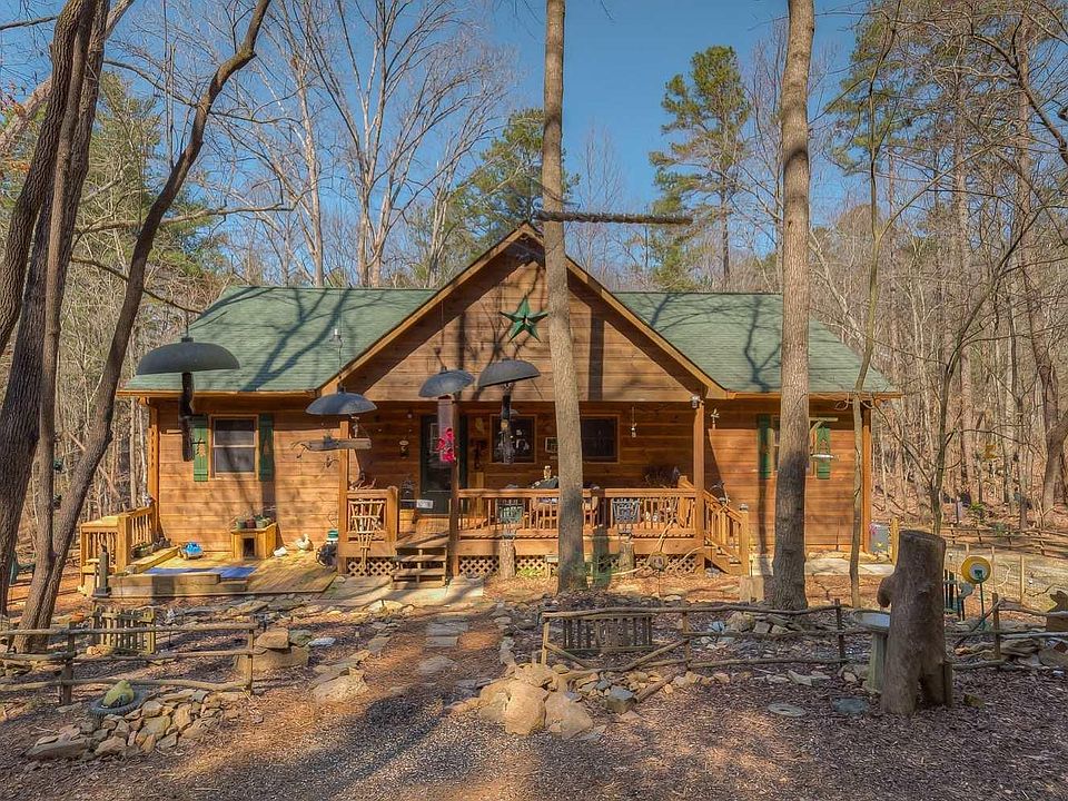 1st image of 389 Villa Dr