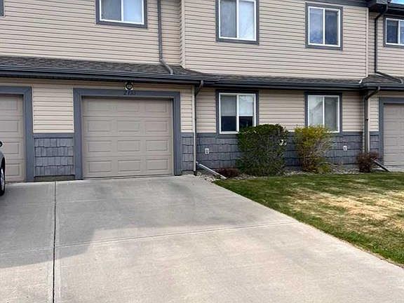 2nd image of 153 Silkstone Rd E #2