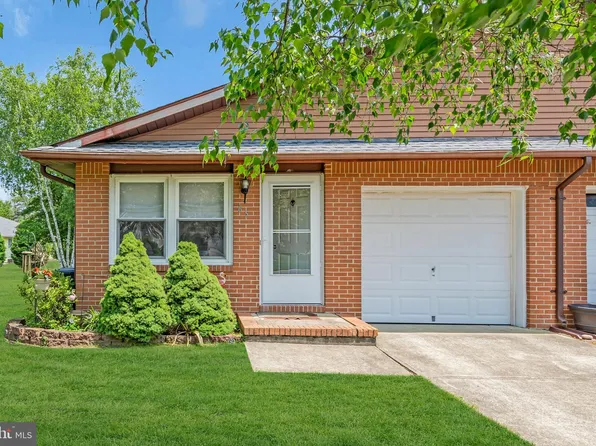 65 Sycamore Rd, Manahawkin, NJ 08050