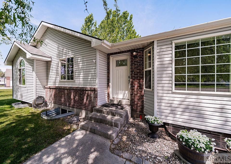 1st image of 3889 Taylorview Ln