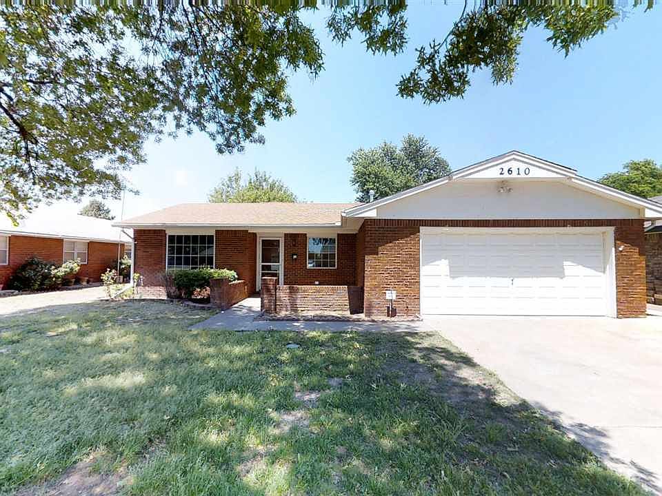 1st image of 2610 Larkspur Ln