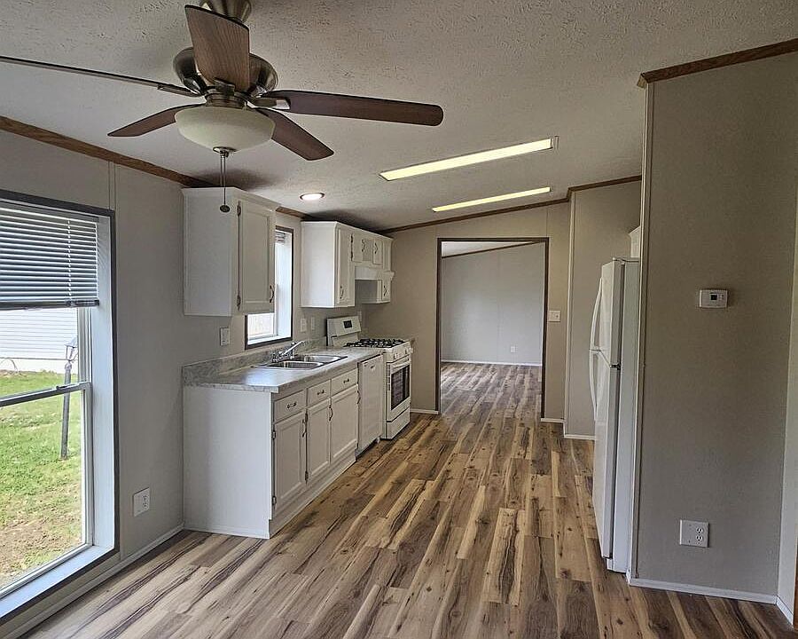 1st image of 2737 W Washington Ctr #284