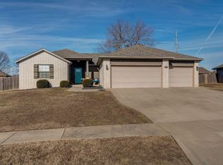 5677 E Pearson Parkway, Strafford, MO 65757