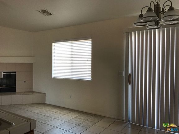 3rd image of 16280 Avenida Descanso