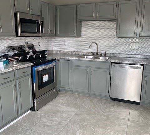 5th image of 805 Valerie Ln