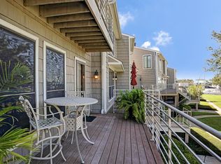 2 Lakewood Ln, Seabrook, TX 77586