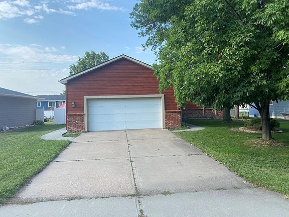 2nd image of 2914 Circle Dr