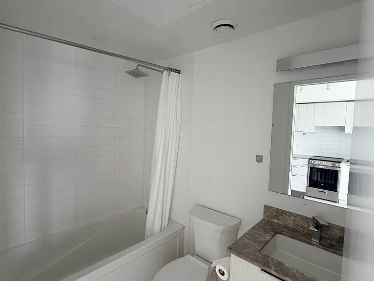 501 Yonge St #3506 — Photo 5