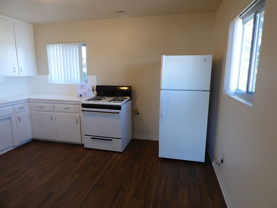 1st image of 2914 E 18th St