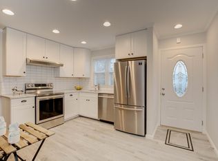 370 Red Maple Dr W, Wantagh, NY 11793