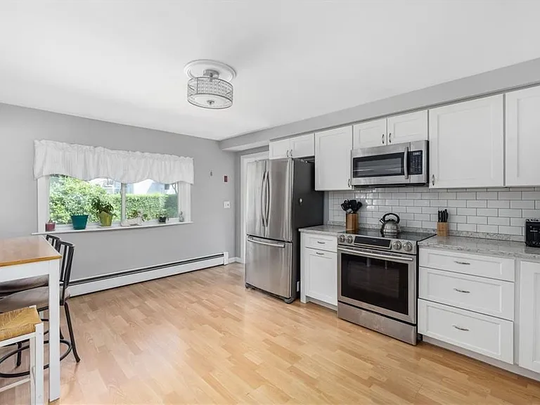 288 Green End Ave — Photo 15