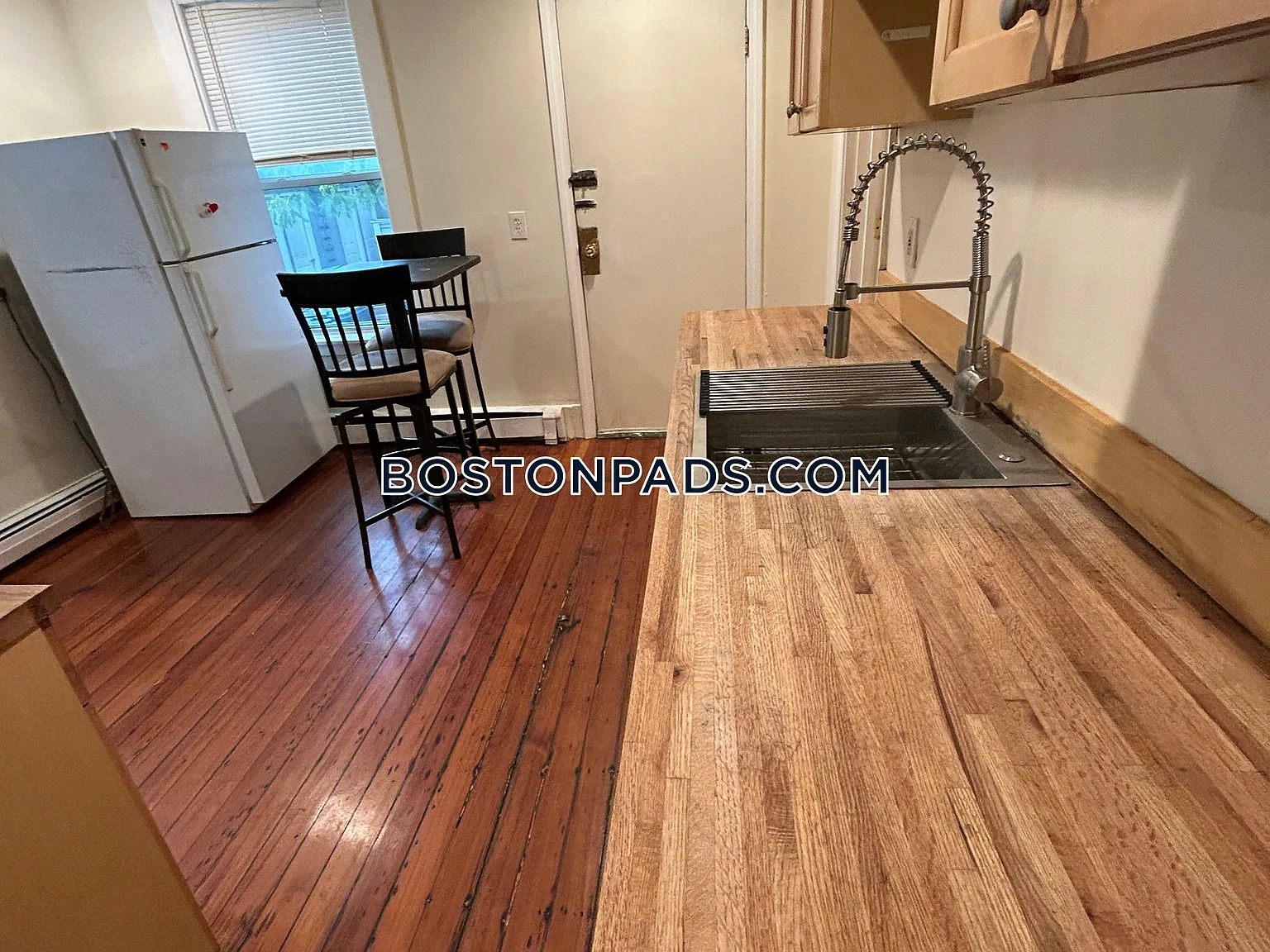 4 bed, 999 sqft, $5,000 — Photo 4