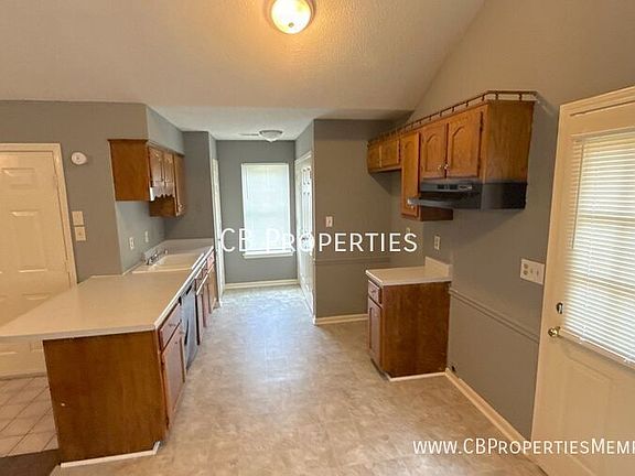 2nd image of 5864 Ashridge Pl