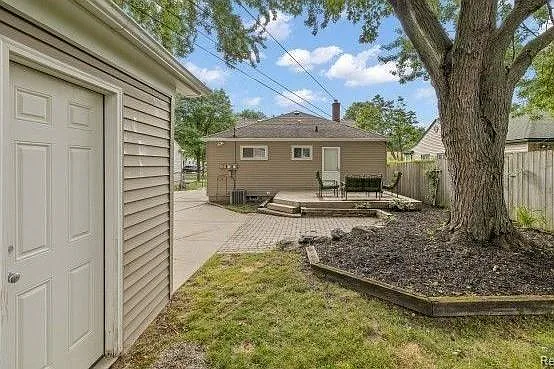 350 S Manitou Ave — Photo 37