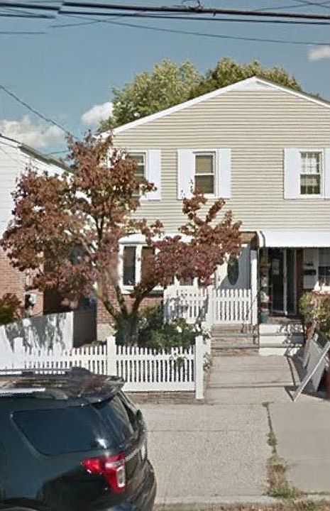 1st image of 208 Throgs Neck Blvd