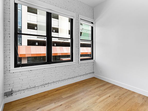 4th image of 99 Richmond St #208