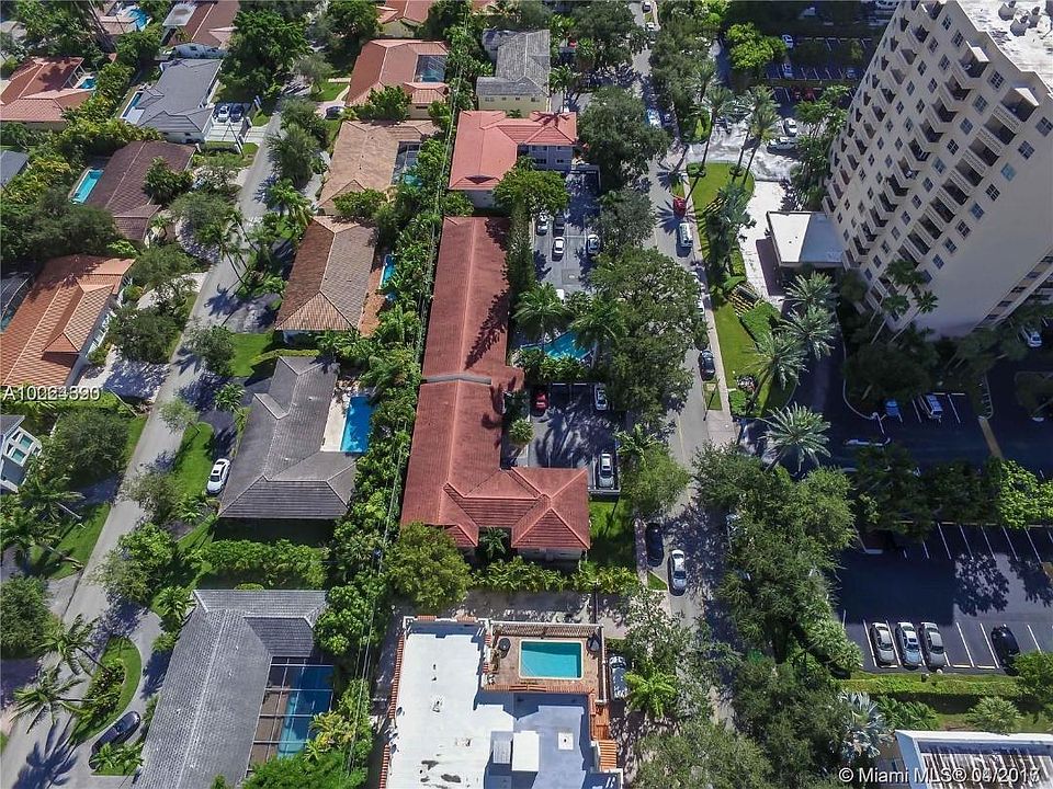 1st image of 125 Edgewater Dr