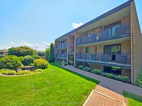 74 The Queensway S #206, Georgina, ON L4P 1Z3