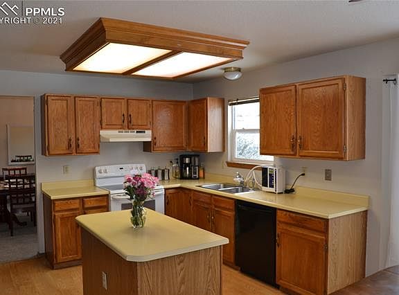 3rd image of 8515 Westminster Dr