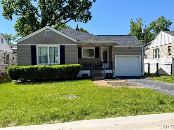 8726 Keystone Dr, Saint Louis, MO 63144