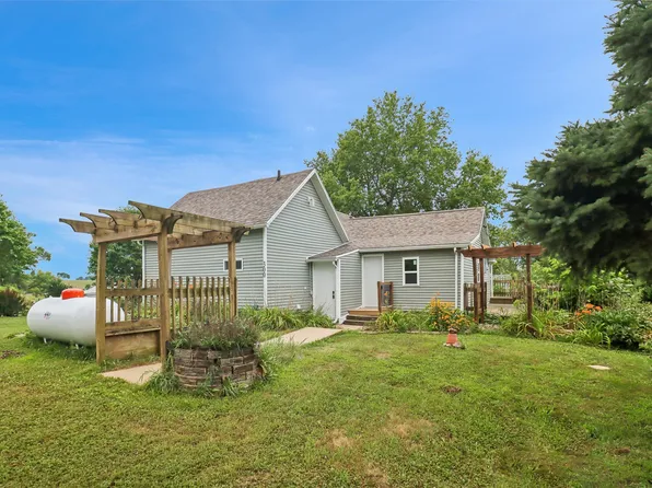 300 Center St, Searsboro, IA 50242