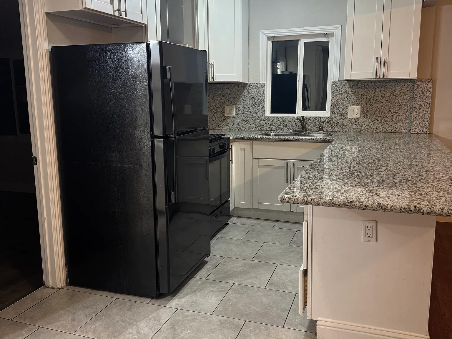 3 bed, $2,850 — Photo 4