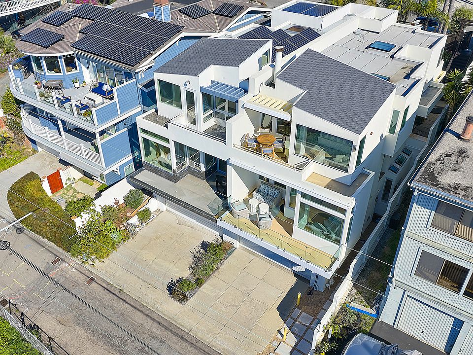 Twin home on the right side