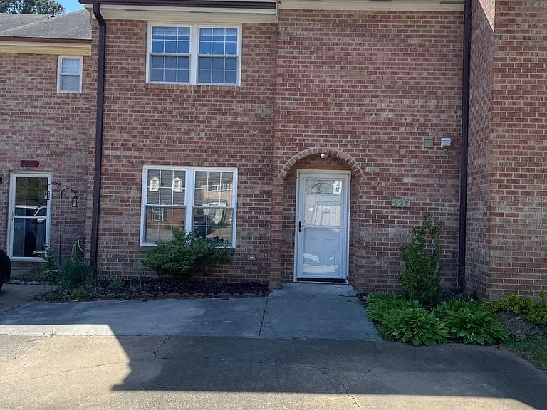 925 Sir Wilfred Cir — Photo 1
