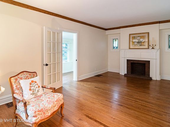 3rd image of 634 Clarence Ave